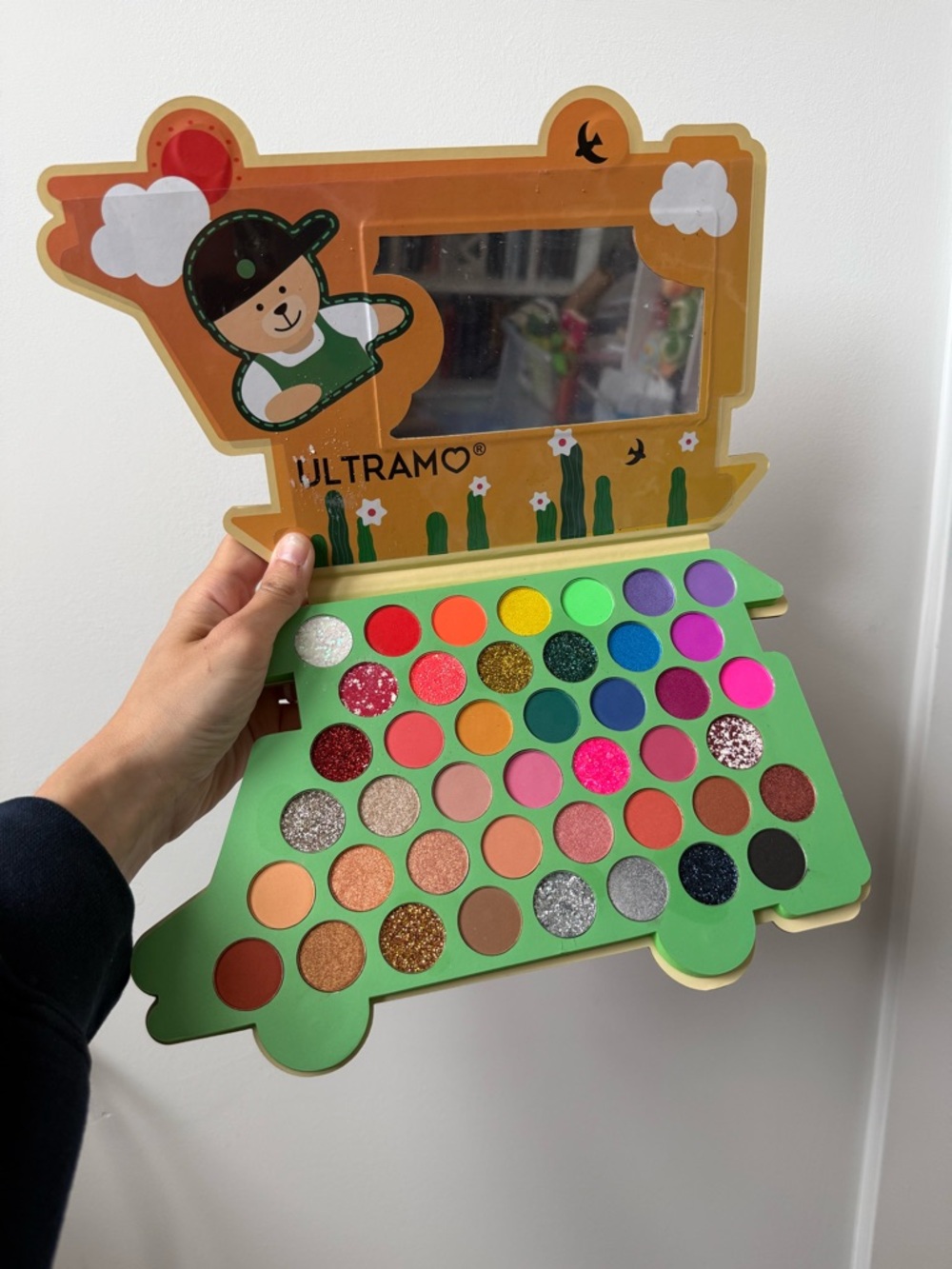 ULTRAMO Colorful Eyeshadow Palette - Green & Multicolor